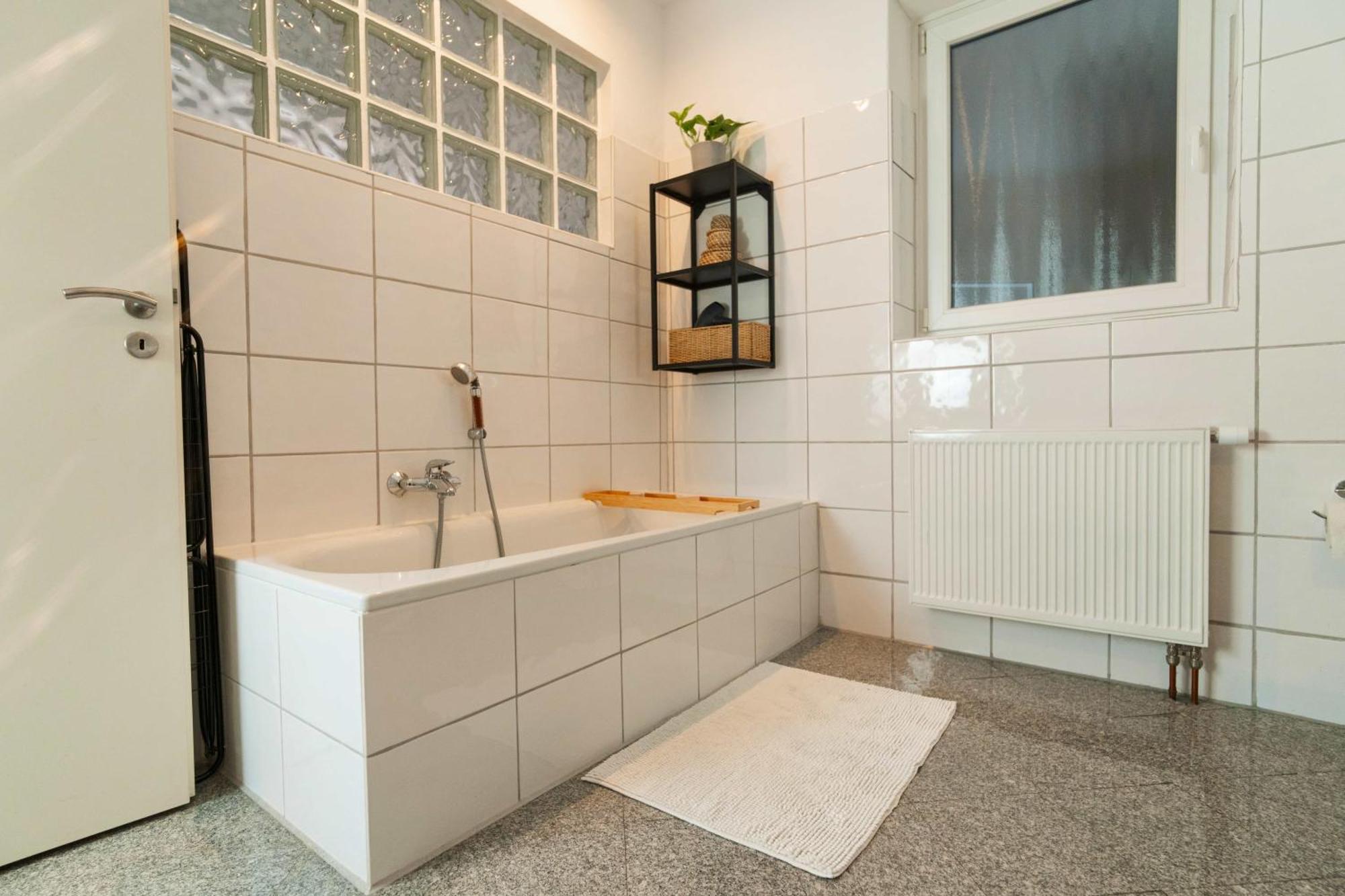 Urban Apartment - Stilvoll & Im Herzen Der Stadt Bremerhaven Bagian luar foto