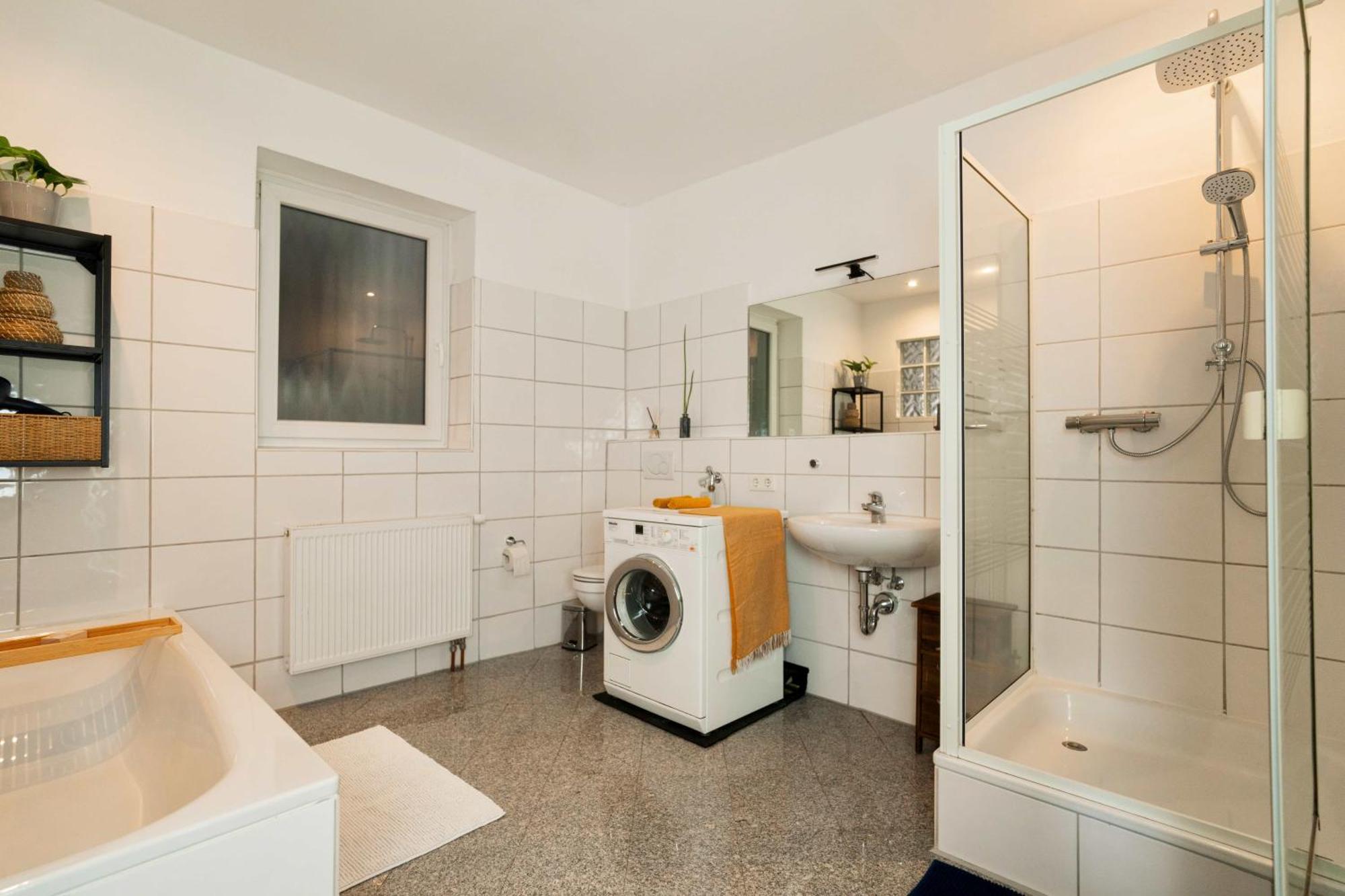 Urban Apartment - Stilvoll & Im Herzen Der Stadt Bremerhaven Bagian luar foto